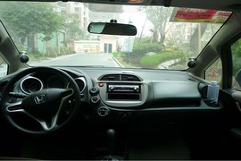 本田飞度简改马来西亚AUXDIO（魔音）