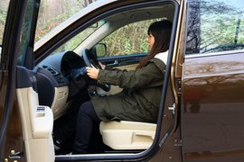 2012款华晨中华V5