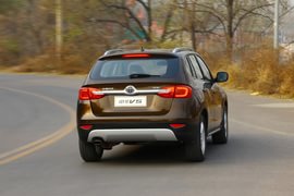 2012款华晨中华V5
