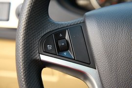 2012款华晨中华V5