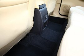 2012款华晨中华V5