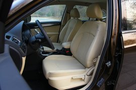 2012款华晨中华V5