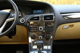 2012款华晨中华V5