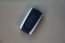 2012款华晨中华V5