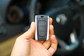 2012款华晨中华V5