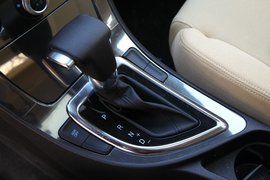 2012款华晨中华V5