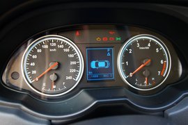 2012款华晨中华V5