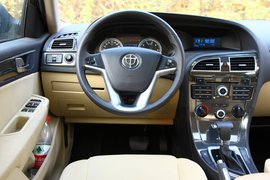 2012款华晨中华V5