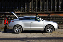 2011款讴歌ZDX深度测试