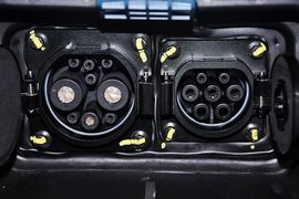 2012款比亚迪e6先行者纯电动汽车