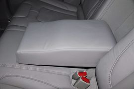 2012款比亚迪e6先行者纯电动汽车