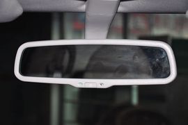 2012款比亚迪e6先行者纯电动汽车