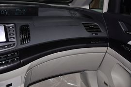 2012款比亚迪e6先行者纯电动汽车