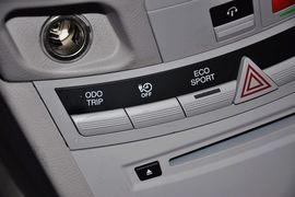 2012款比亚迪e6先行者纯电动汽车