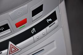 2012款比亚迪e6先行者纯电动汽车