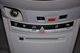 2012款比亚迪e6先行者纯电动汽车
