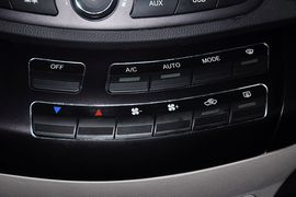 2012款比亚迪e6先行者纯电动汽车
