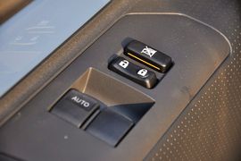 2011款丰田FJ酷路泽