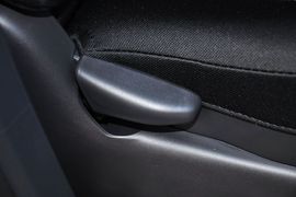 2011款丰田FJ酷路泽