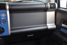 2011款丰田FJ酷路泽