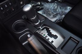 2011款丰田FJ酷路泽