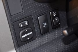 2011款丰田FJ酷路泽