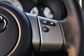 2011款丰田FJ酷路泽