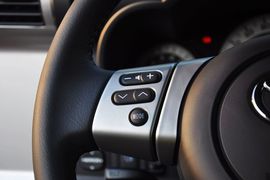 2011款丰田FJ酷路泽