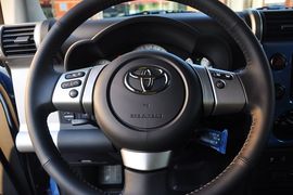 2011款丰田FJ酷路泽