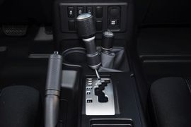 2011款丰田FJ酷路泽