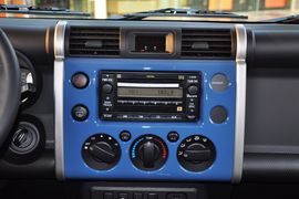 2011款丰田FJ酷路泽