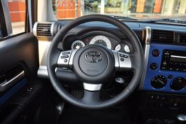 2011款丰田FJ酷路泽