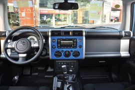 2011款丰田FJ酷路泽