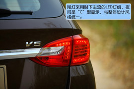 2012款华晨中华V5