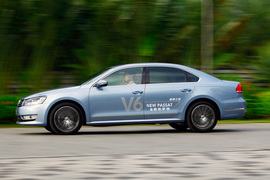 2012款上海大众全新帕萨特V6旗舰尊享版