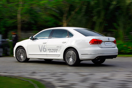 2012款上海大众全新帕萨特V6旗舰尊享版