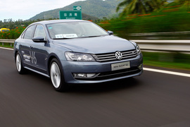 2012款上海大众全新帕萨特V6旗舰尊享版