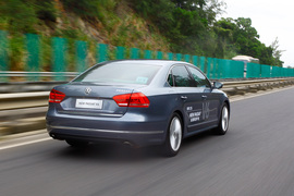 2012款上海大众全新帕萨特V6旗舰尊享版