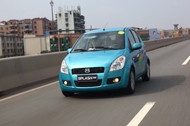 2012款昌河铃木派喜豪华型试驾