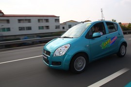 2012款昌河铃木派喜豪华型试驾