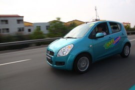 2012款昌河铃木派喜豪华型试驾