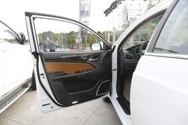 比亚迪秦100上市发布会实拍