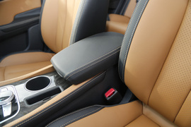 比亚迪秦100上市发布会实拍