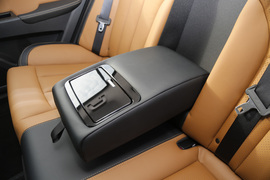 比亚迪秦100上市发布会实拍