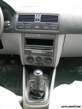 2008款一汽大众高尔夫1.6L手动舒适版实拍