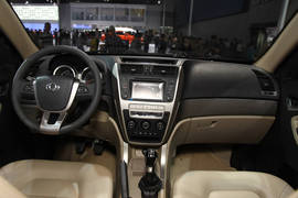 2011广州车展全球鹰GX7内饰独家实拍