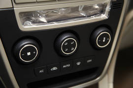 2011广州车展全球鹰GX7内饰独家实拍