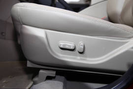 2011广州车展全球鹰GX7内饰独家实拍