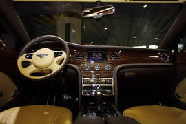 2012款宾利慕尚EIC特别定制版图解