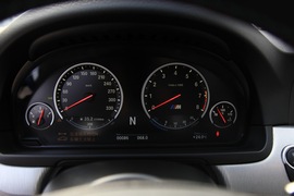 2012款宝马M5试驾实拍